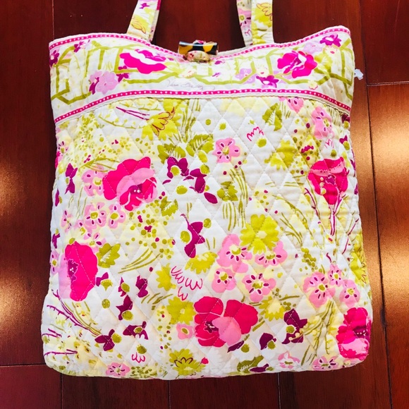 Vera Bradley Handbags - Vera Bradley tote